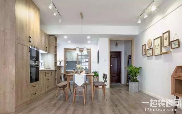 118平的原木简约风三居室,把主卫给改成了衣帽间! 118平的原木简约风三居室,把主卫给改成了衣帽间!